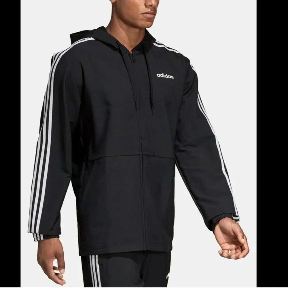 ADIDAS Men's blue Essentials 3-Stripes
Windbreaker. Perfect condition size SMALL - Picture 10 of 13
